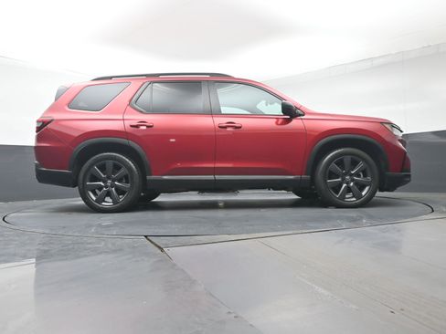 Certified 2023 Honda Pilot Sport image 33
