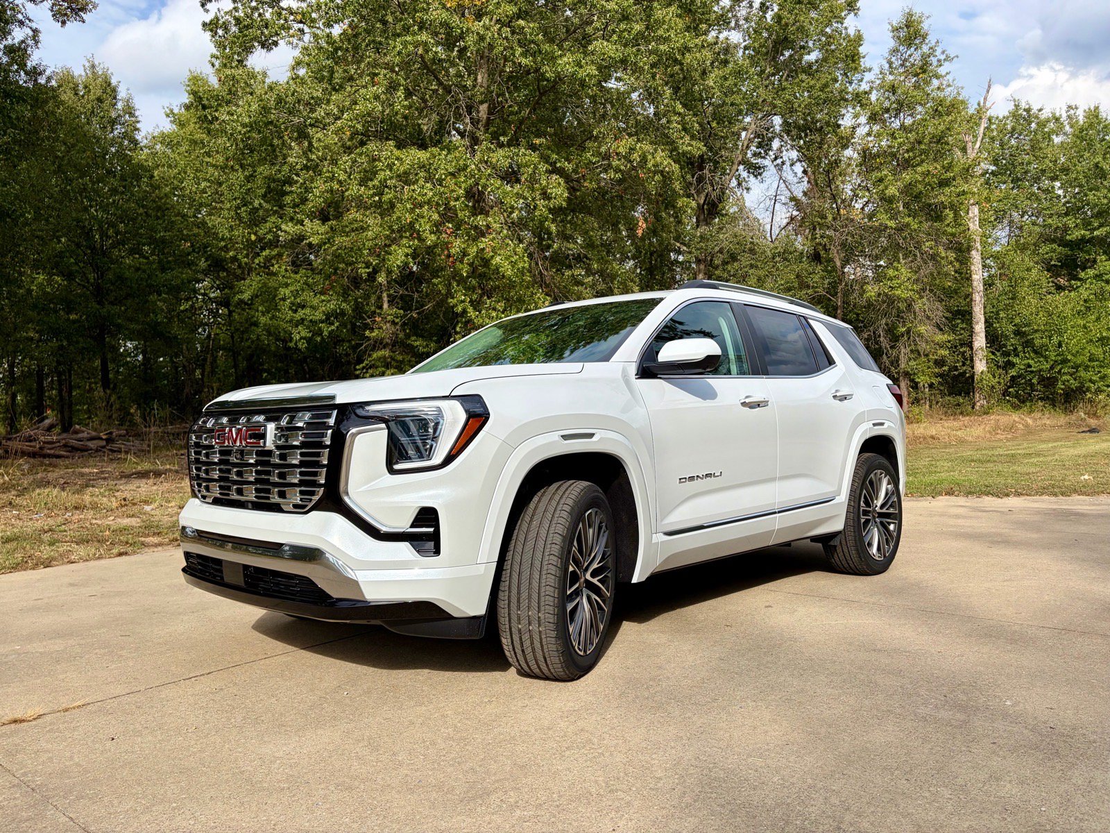 New 2027 GMC Terrain Denali w/ LPO, Floor Liner Package AWD/4WD image 6