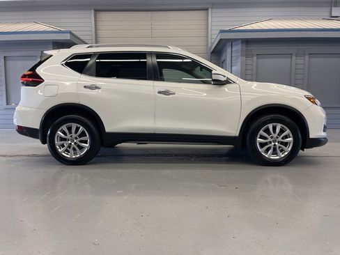 Used 2019 Nissan Rogue SV image 8