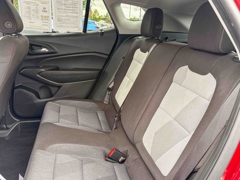 Used 2024 Chevrolet Trax LS image 38