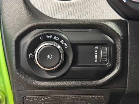 Used 2025 Jeep Wrangler Sport AWD/4WD image 20