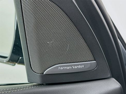 Used 2025 BMW X7 M60i w/ Executive Package image 19