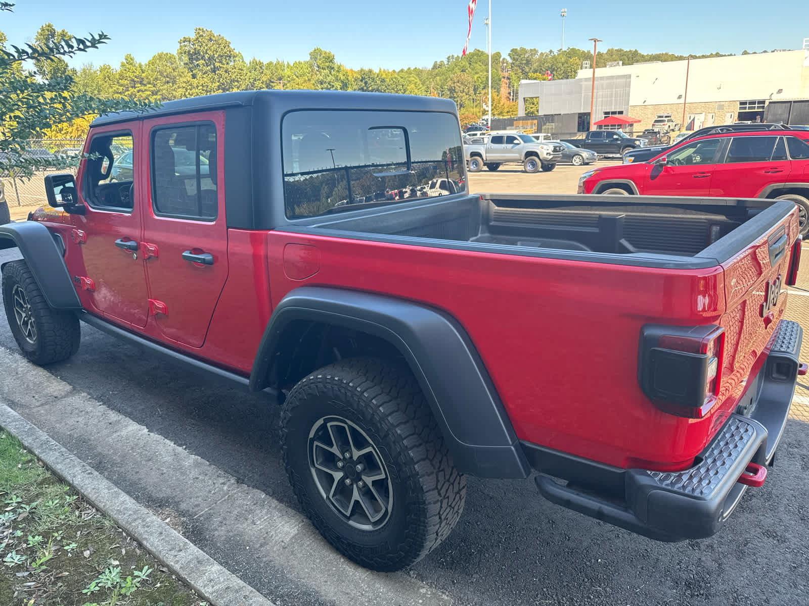 Used 2024 Jeep Gladiator Rubicon w/ Safety Group AWD/4WD image 7