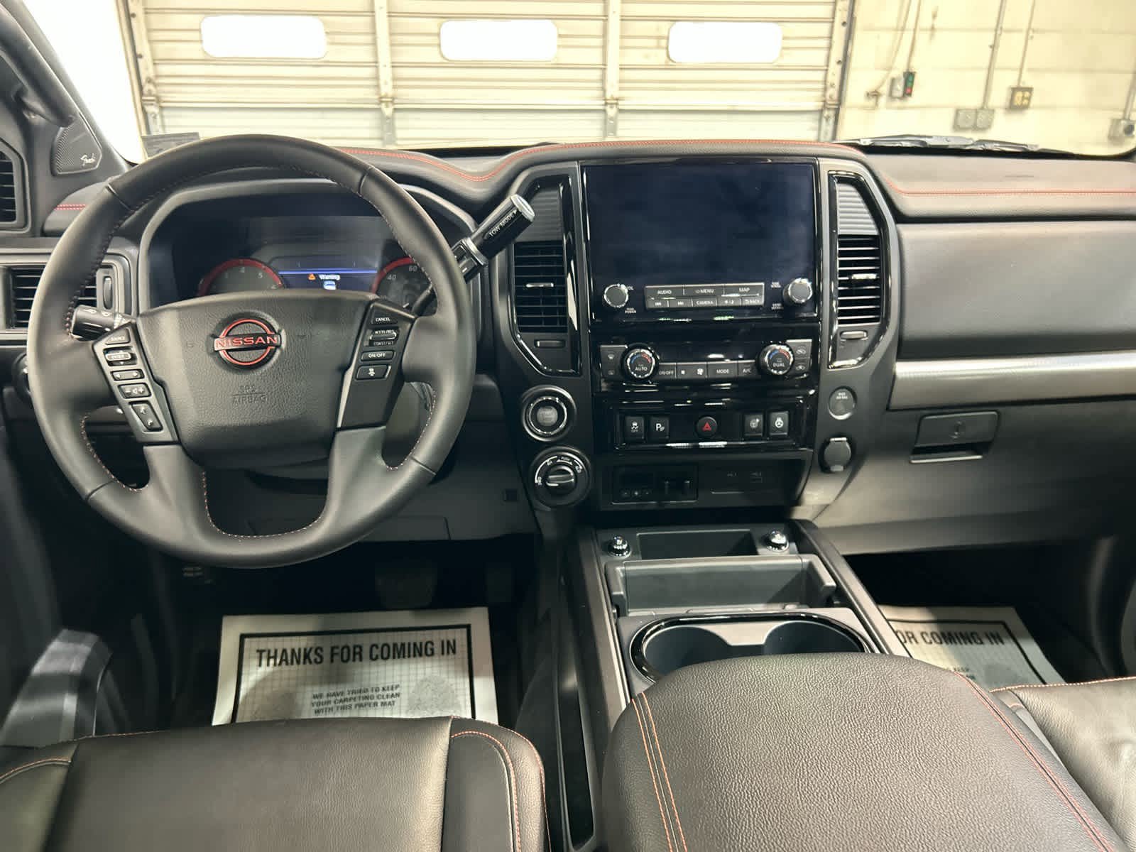 Used 2024 Nissan Titan PRO-4X w/ Pro-4x Convenience Package AWD/4WD image 4