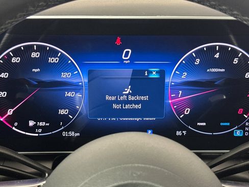 Used 2025 Mercedes-Benz GLC 300 4MATIC image 24
