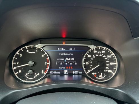 Used 2024 Nissan Altima 2.5 SV image 15