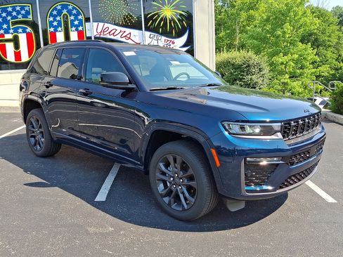 New 2026 Jeep Grand Cherokee Limited AWD/4WD image 2