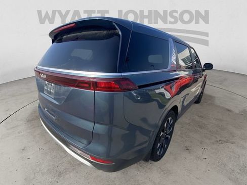 Used 2024 Kia Carnival EX FWD image 9