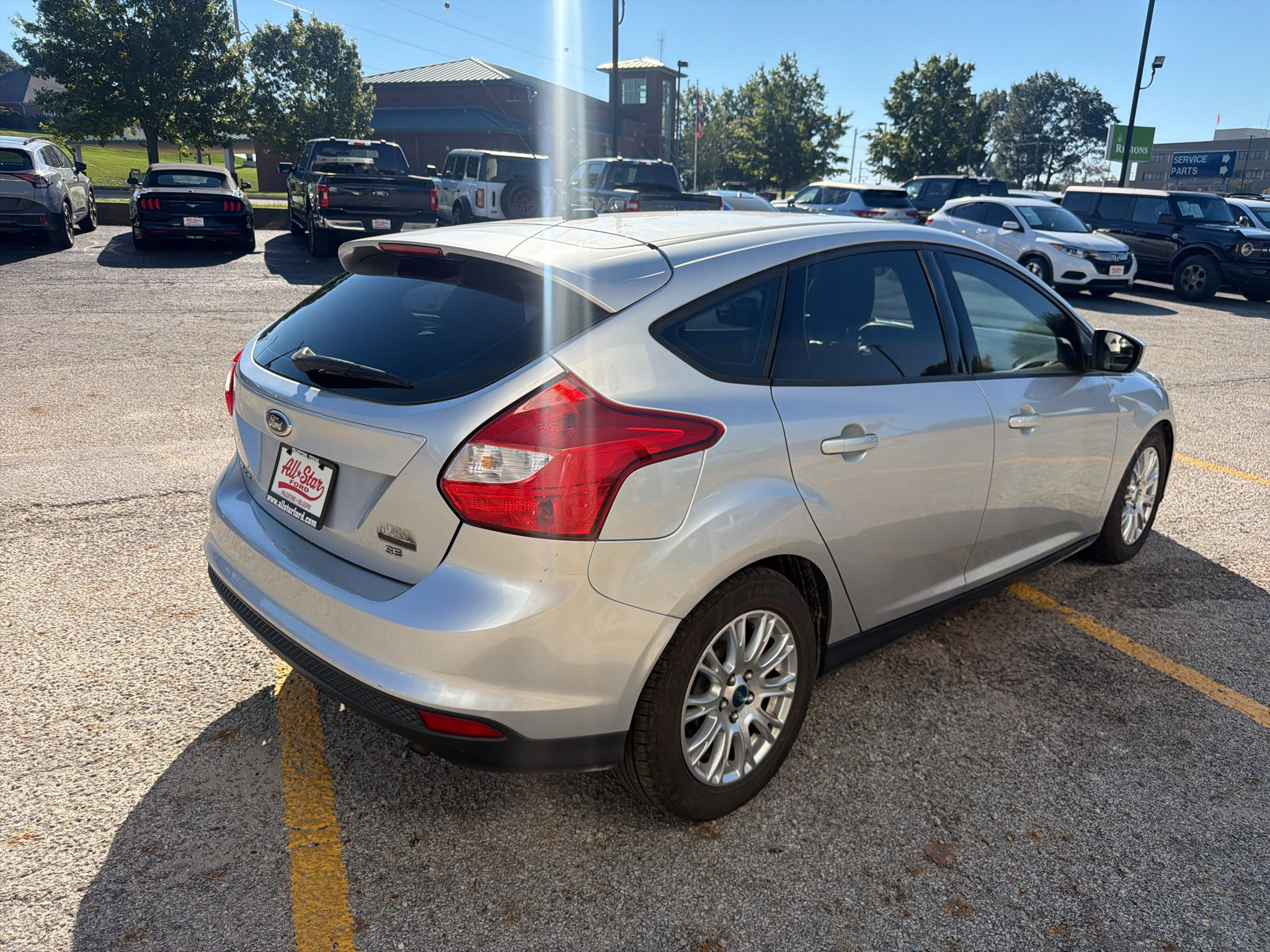 Used 2012 Ford Focus SE FWD image 5
