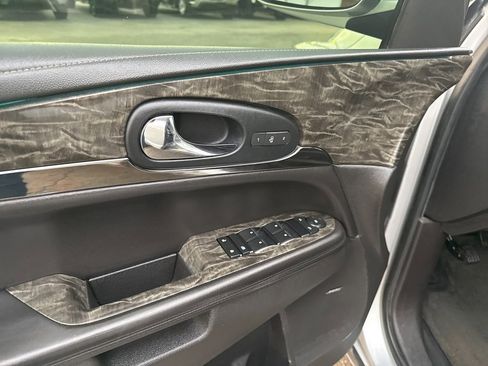 Used 2014 Buick Enclave Leather image 13