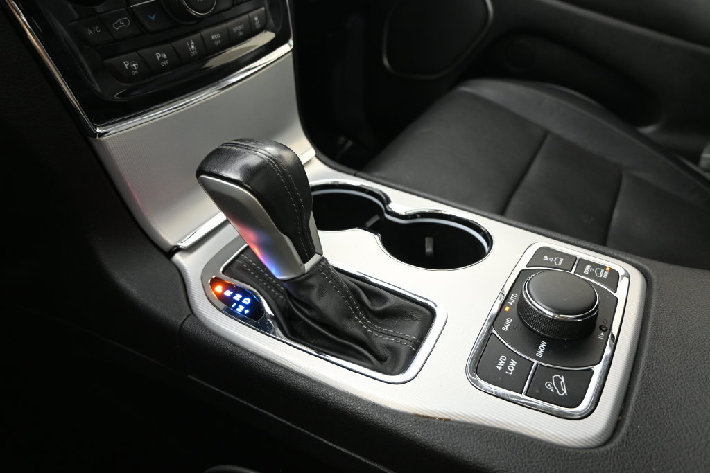 Used 2021 Jeep Grand Cherokee Summit AWD/4WD image 29