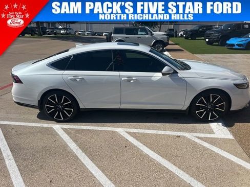 Used 2024 Honda Accord Touring image 4