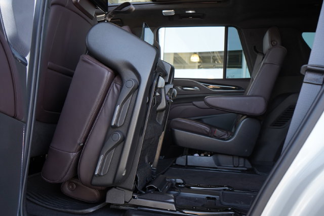 Used 2023 Cadillac Escalade Sport Platinum AWD/4WD image 28