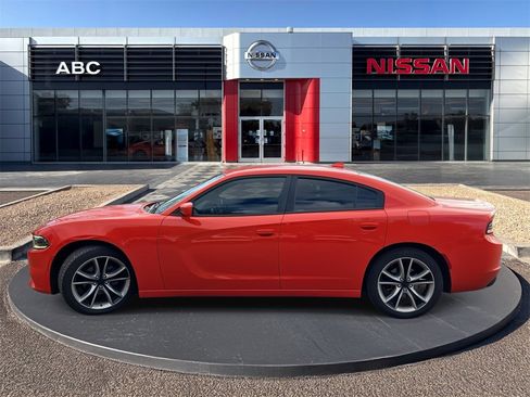 Used 2016 Dodge Charger SXT w/ Premium Group image 8