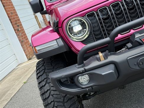 Used 2024 Jeep Wrangler Unlimited Rubicon 392 image 9