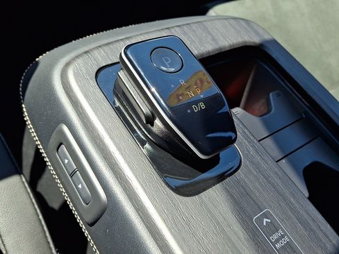 Certified 2024 Nissan Ariya AWD image 16