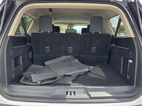 Used 2024 Ford Expedition Max XLT image 14