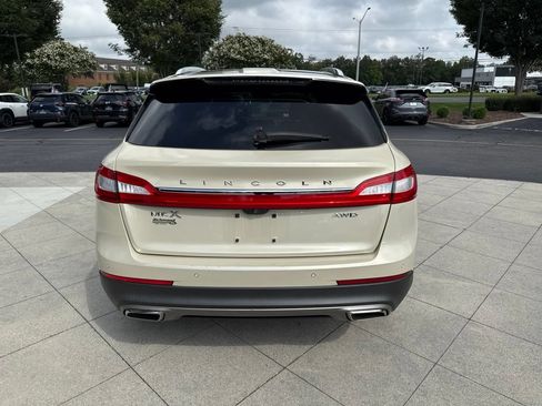 Used 2016 Lincoln MKX Reserve w/ Luxury Package AWD/4WD image 8