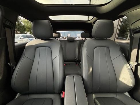 Used 2025 Mercedes-Benz GLA 250 4MATIC image 43