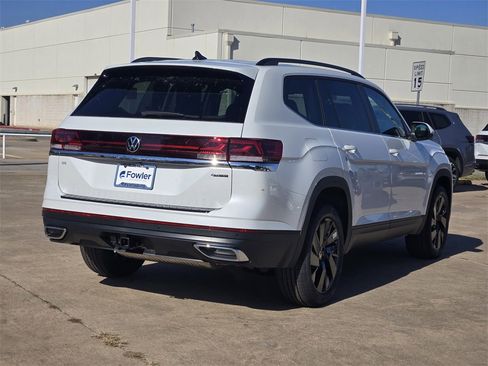 New 2026 Volkswagen Atlas SE image 4