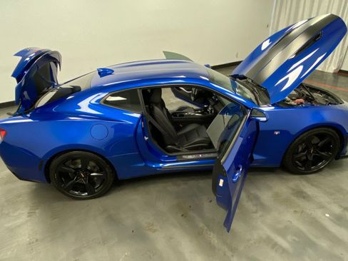 Used 2016 Chevrolet Camaro SS RWD image 45
