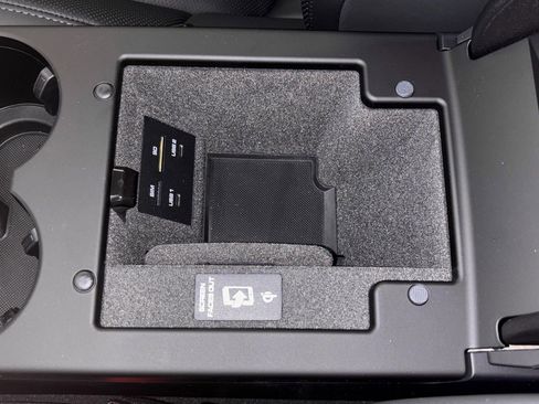 New 2026 Porsche Macan image 31