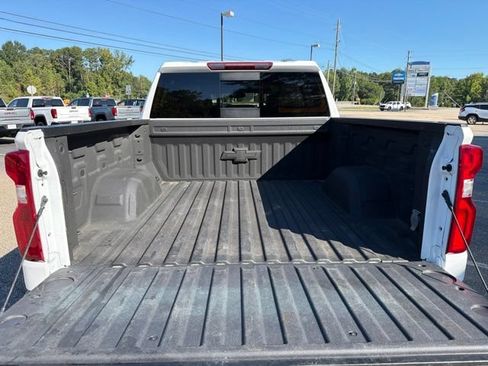 Used 2024 Chevrolet Silverado 1500 LT Trail Boss w/ Convenience Package II AWD/4WD image 32