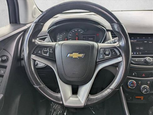 Used 2018 Chevrolet Trax LT w/ LT Convenience Package image 11