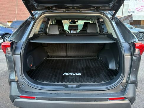 Used 2019 Toyota RAV4 Limited w/ Advanced Technology Package image 11