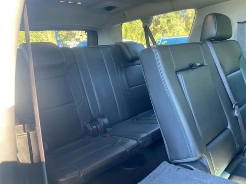 Used 2016 Chevrolet Suburban LT image 6