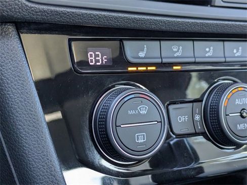 Used 2020 Volkswagen Jetta R-Line image 20