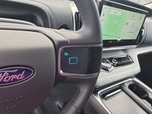 New 2025 Ford Expedition Active image 23
