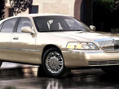 Used 2011 Lincoln Town Car Signature Limited