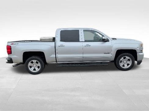 Used 2018 Chevrolet Silverado 1500 LT w/ Texas Edition AWD/4WD image 2