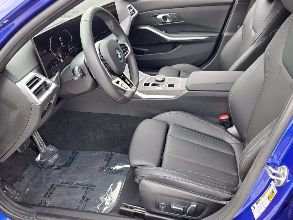 Used 2026 BMW 330i Sedan w/ M Sport Package RWD image 9