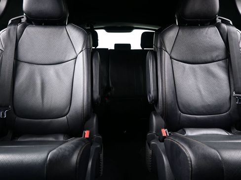 Used 2025 Toyota Sienna Limited AWD/4WD image 16