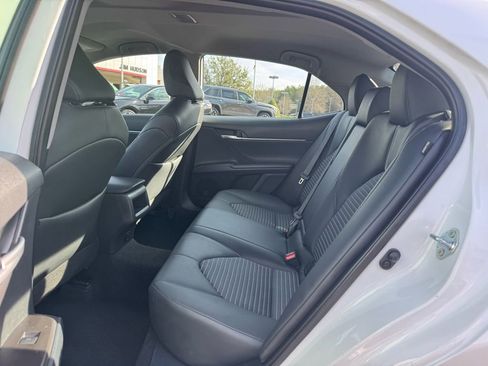 Used 2024 Toyota Camry SE image 13