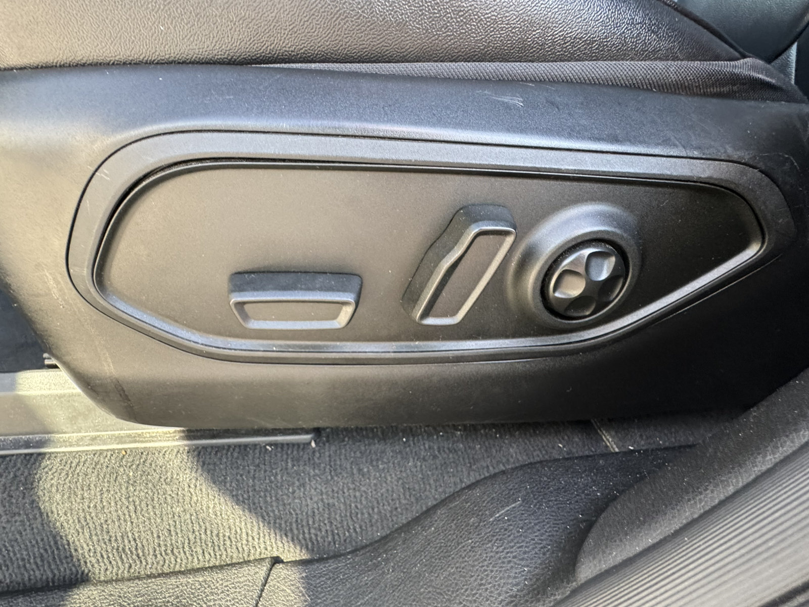 Used 2024 Jeep Grand Cherokee Limited 4xe AWD/4WD image 8