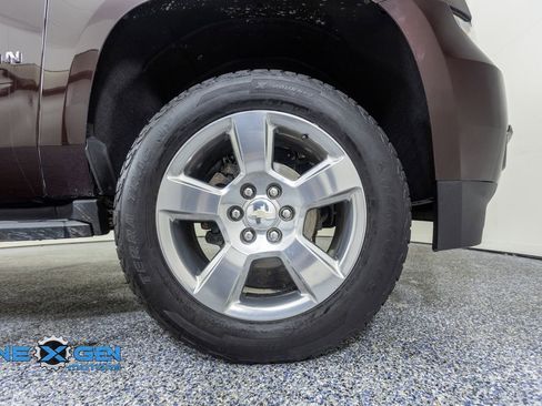 Used 2020 Chevrolet Suburban LT w/ Luxury Package AWD/4WD image 47