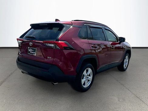 Used 2020 Toyota RAV4 XLE FWD image 7