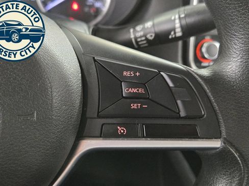 Used 2021 Nissan Versa S FWD image 13