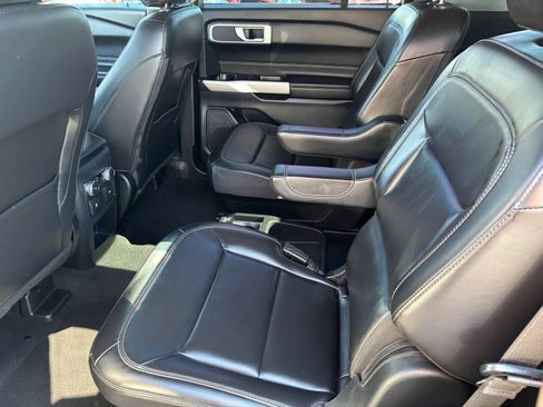 Used 2021 Ford Explorer XLT w/ Equipment Group 202A image 17