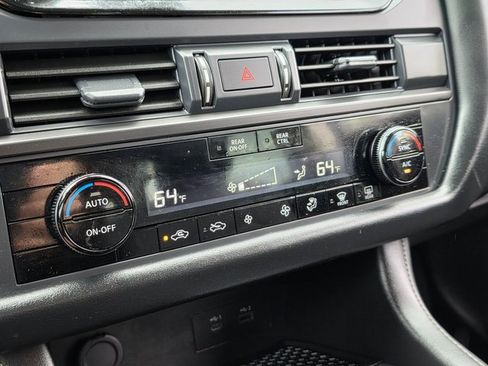 Used 2024 Nissan Pathfinder S image 30