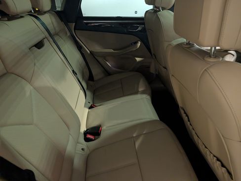 Certified 2025 Porsche Macan image 27