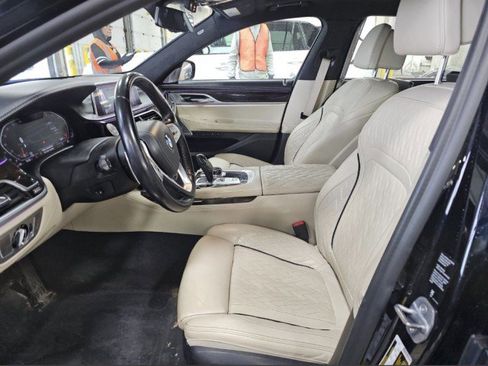 Used 2020 BMW 750i xDrive image 3