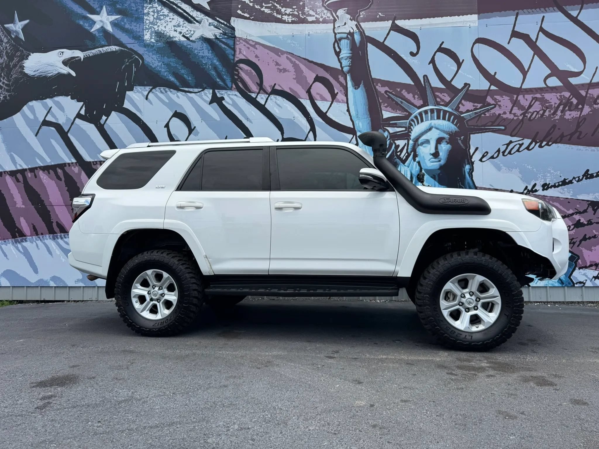 Used 2016 Toyota 4Runner SR5 Premium RWD image 1