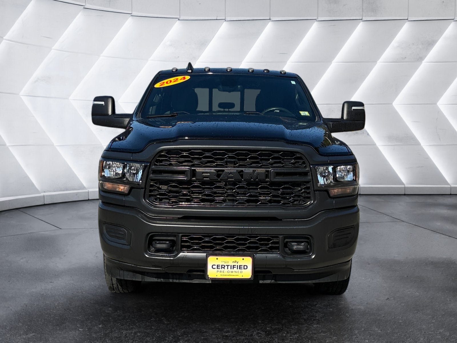 Used 2024 RAM 2500 Tradesman AWD/4WD image 8