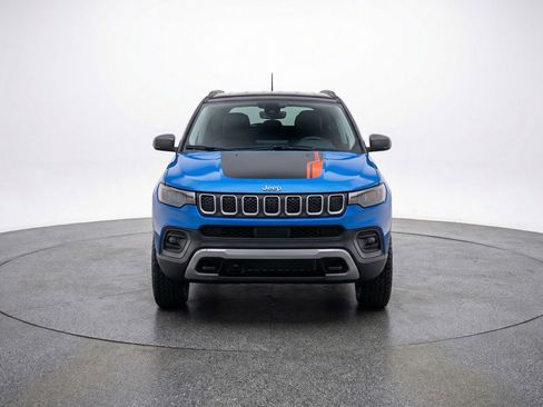 Used 2025 Jeep Compass Trailhawk image 2