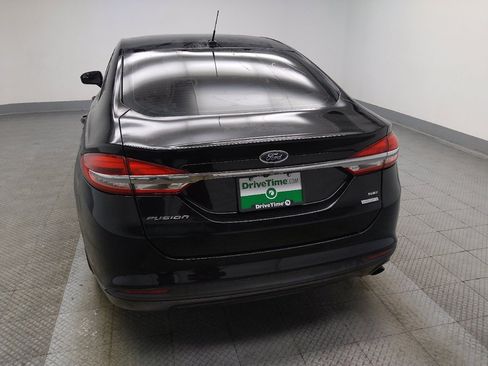 Used 2018 Ford Fusion SE w/ Fusion SE Technology Package FWD image 6