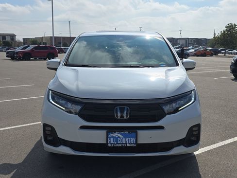 Certified 2026 Honda Odyssey EX-L image 9